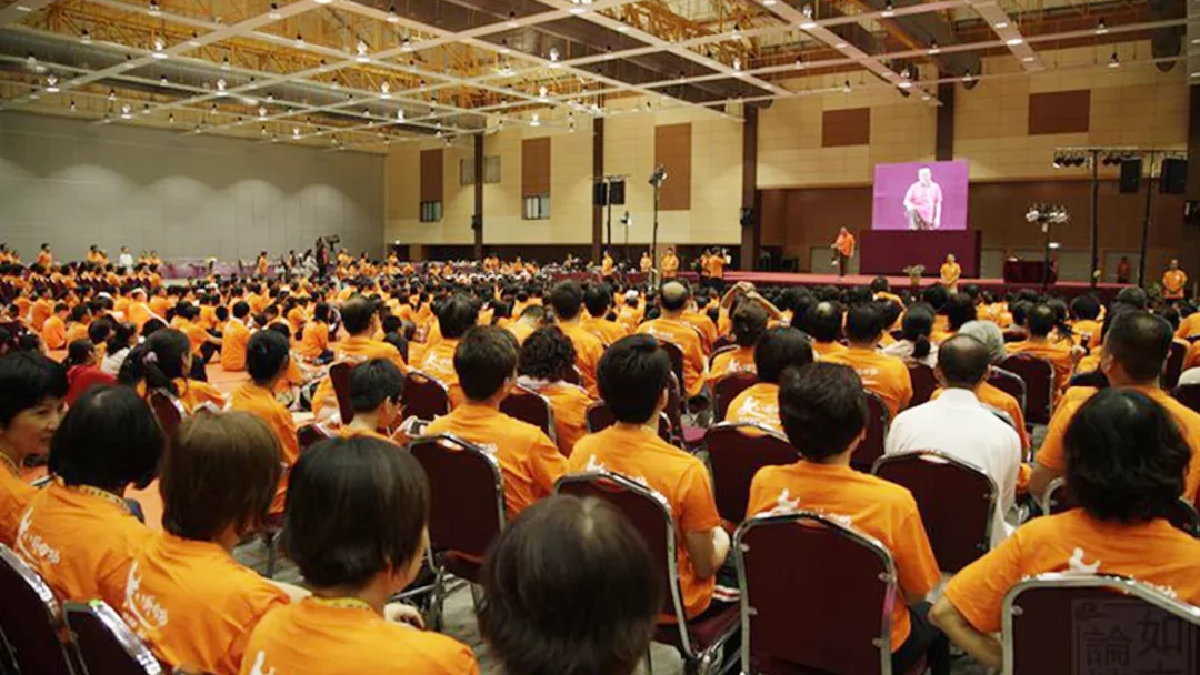 金菩提宗師在馬來西亞舉辦八卦內功，於會場中親自教學八卦內功