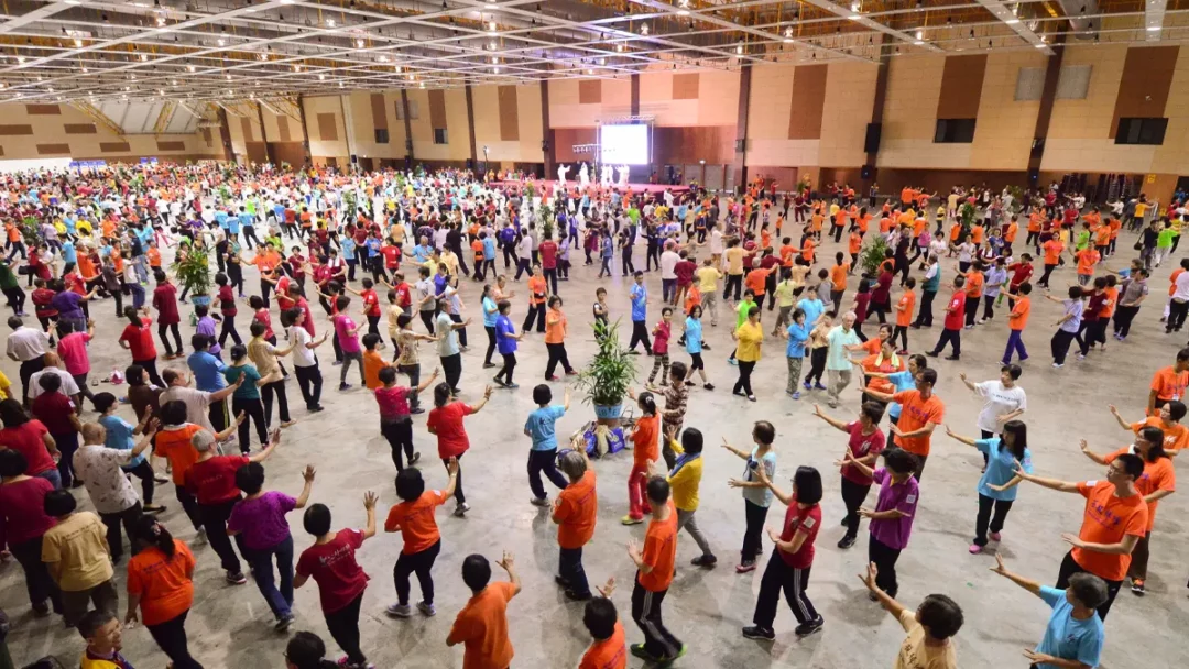 2016年，馬來西亞舉辦千人八卦日，現場參加人士一起走八卦