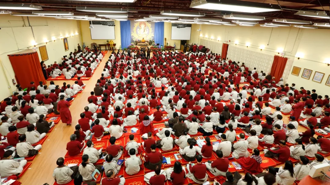 金菩提宗師在溫哥華舉辦禪修三級班，活動現場的俯瞰拍攝