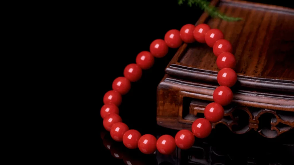 紅色珊瑚製作成的手串