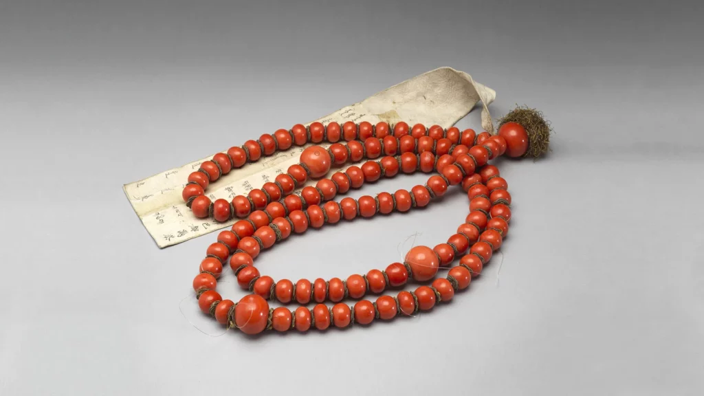 十八世紀 珊瑚數珠 附羊皮籤──乾隆五十七年廓爾喀進