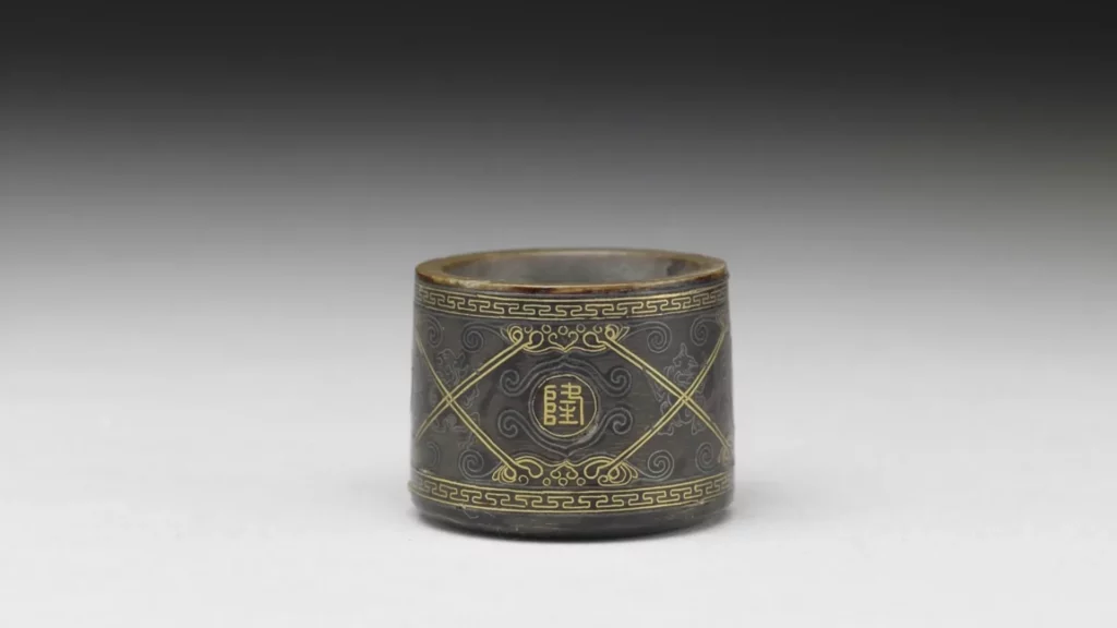 清 乾隆 犀角嵌金銀絲扳指