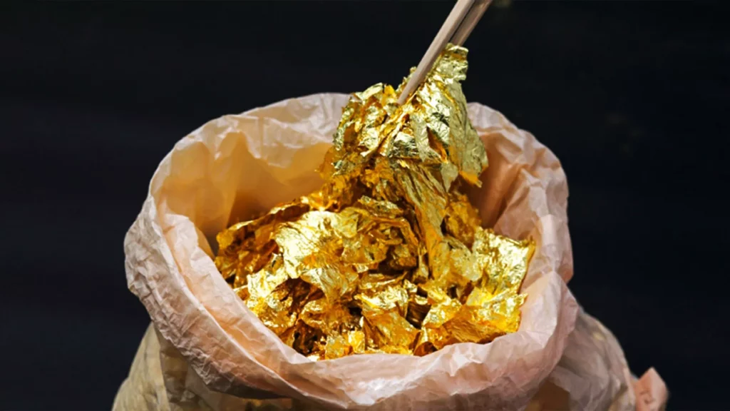 裝在紙袋中的金箔