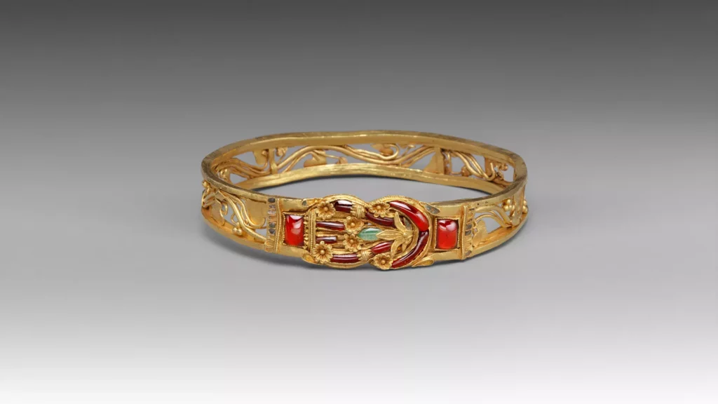 Ancient Greek, garnet inlaid armband
