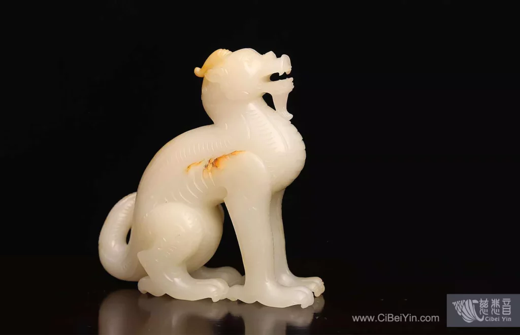 The white jade carved dragon statue, capable of intimidating demons and driving away disasters and evil.