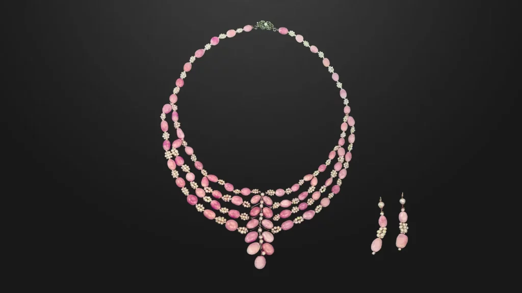 19世紀英國皇室的海螺珠套鏈及耳環