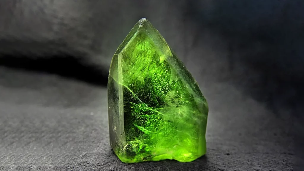 橄欖石的原礦標本