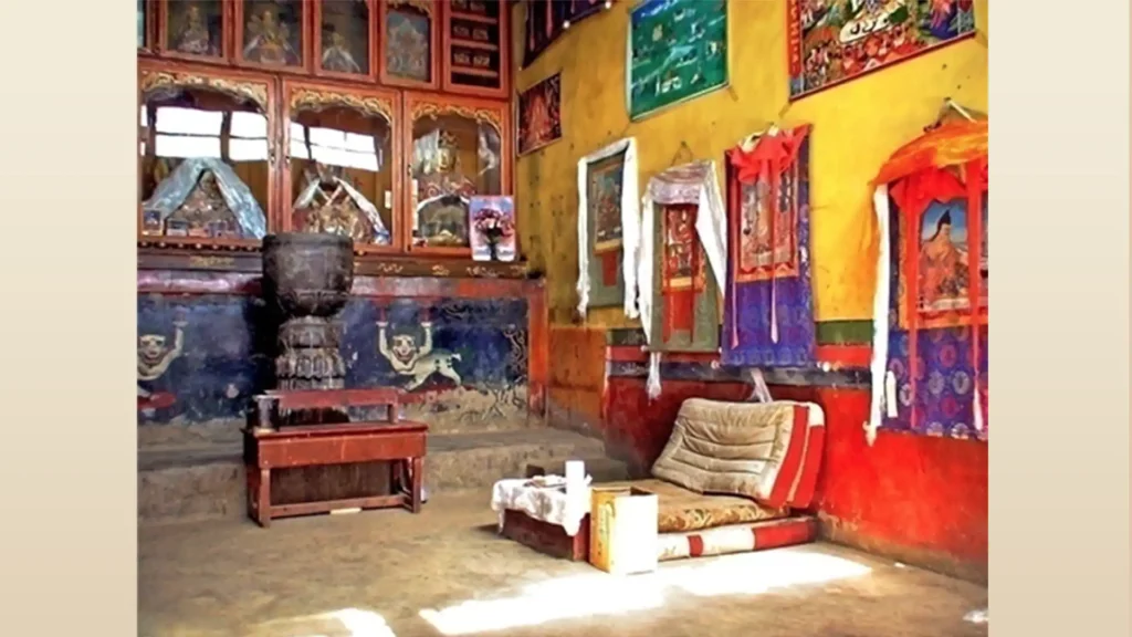 西藏中部卓瑪拉康的阿底峽工作室