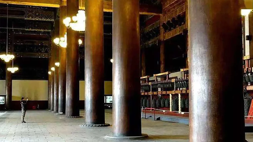 由60根金絲楠木巨柱支撐的明十三陵長陵祾恩殿