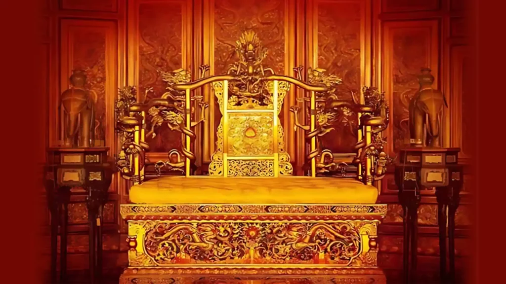 金絲楠木所製成的各種皇室家具及龍