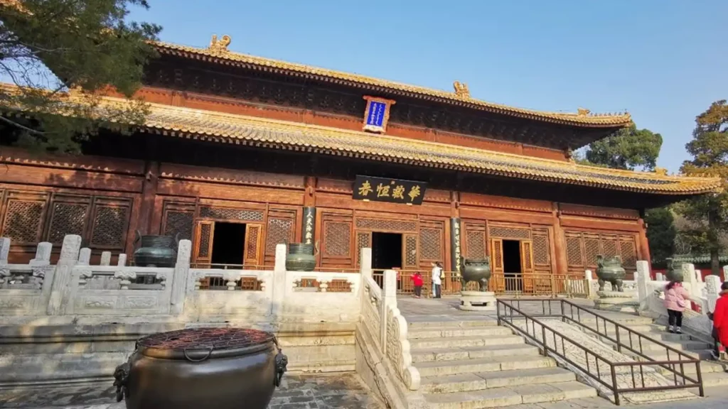北京大慈真如寶殿的金絲楠木結構大殿