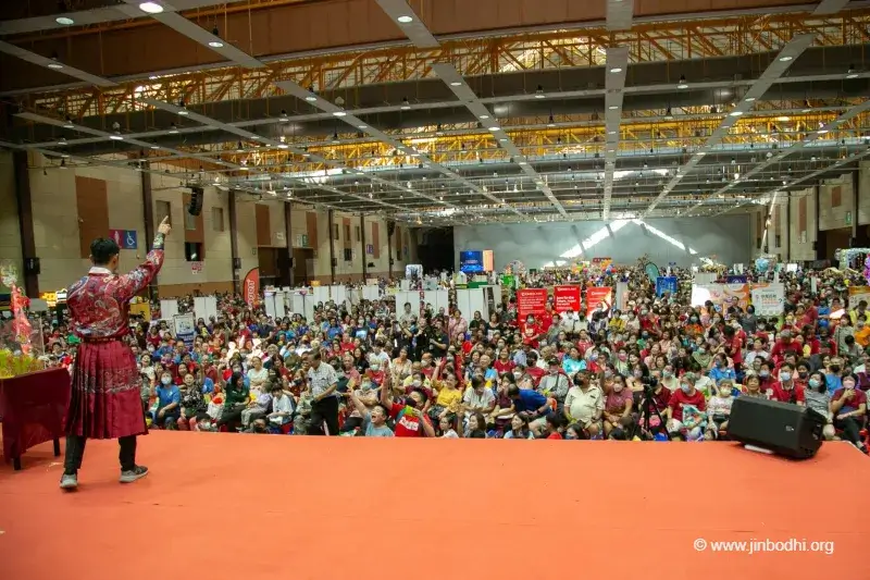 Participants reacting during the lucky draw