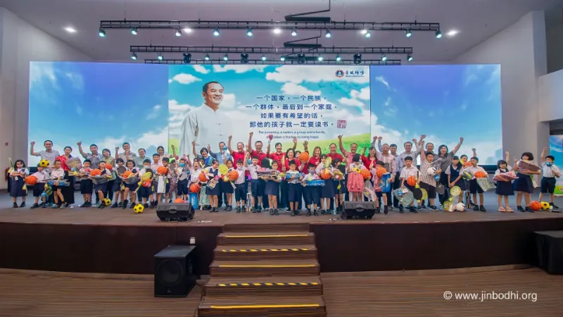 盂兰盆法会期间进行的大马慈善捐赠活动合影