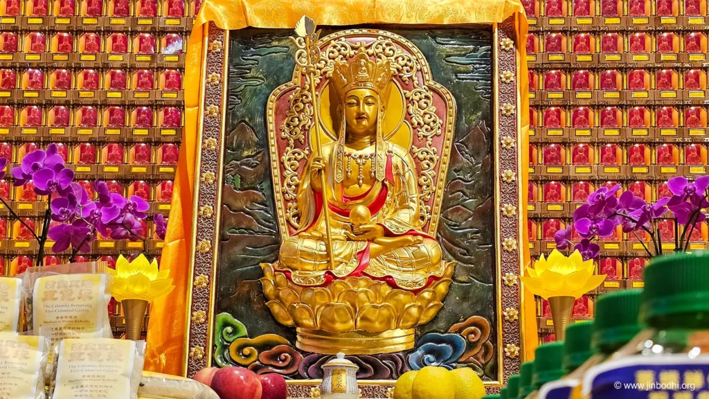 The statue of Earth Store Bodhisattva at Bodhi Meditation.  
