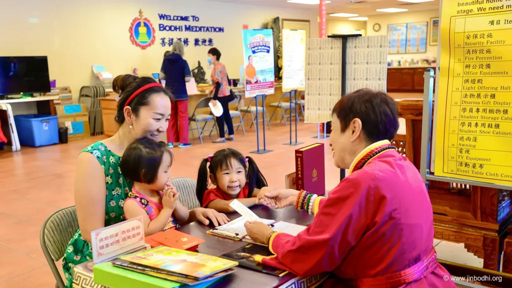 A Bodhi Meditation teacher provided an oracle reading consultation to a mother.  